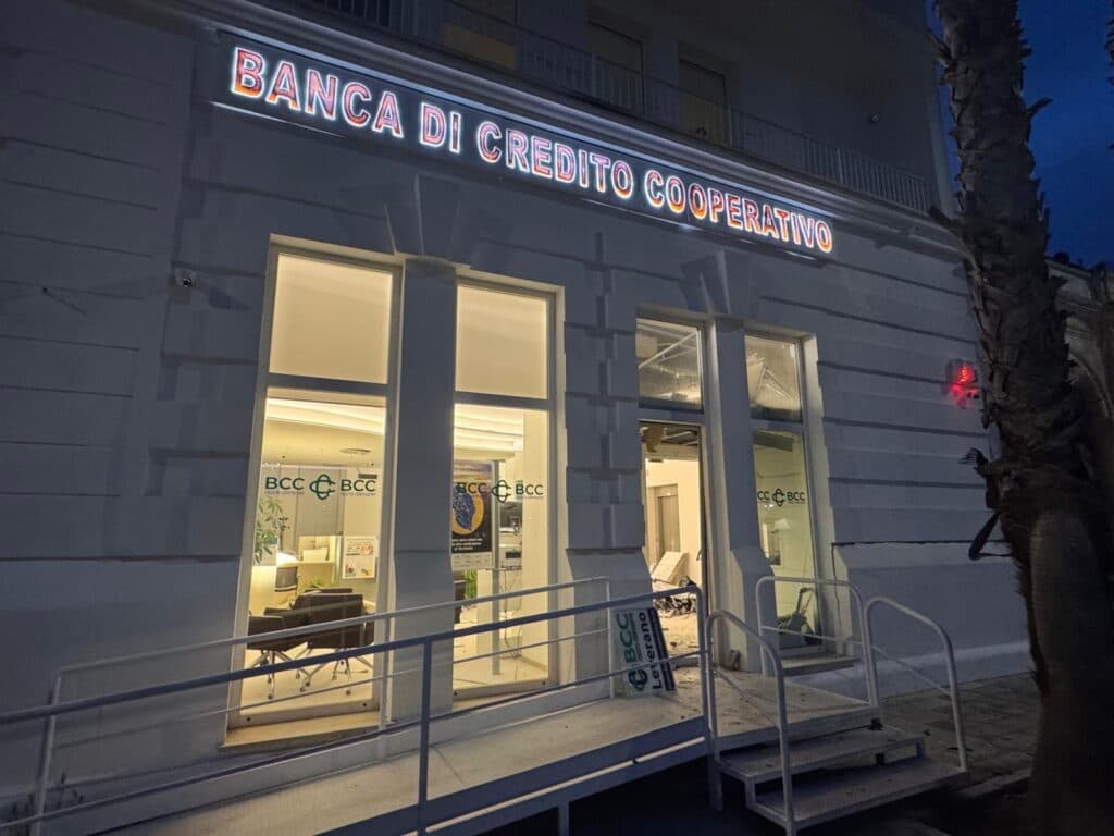 Assalto con la “marmotta” alla Bcc di Porto Cesareo: doppia esplosione e bottino da 20mila euro
