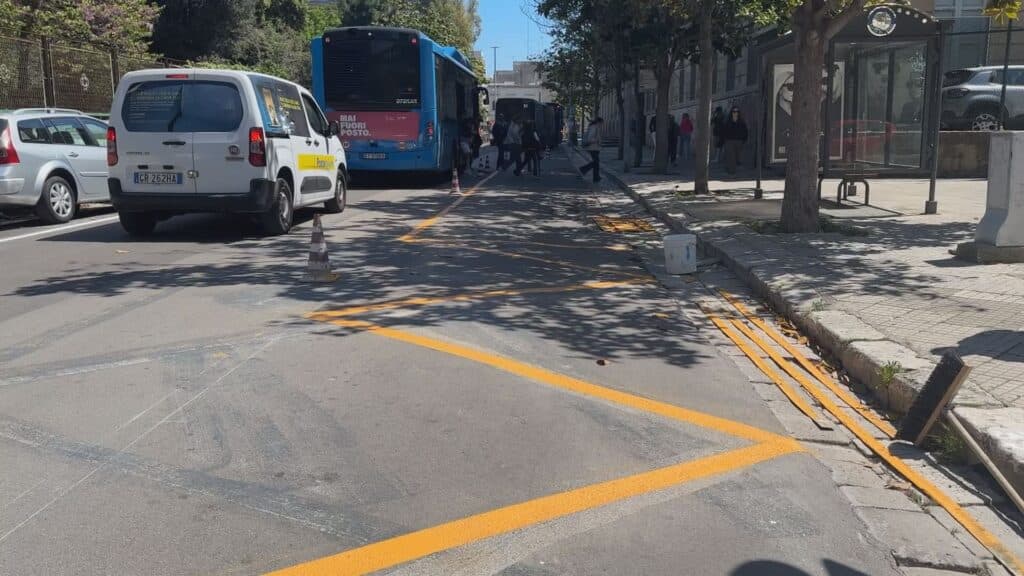 Proseguono i lavori in vista della chiusura di via XXV luglio. Pronti nuovi stalli e corsie preferenziali