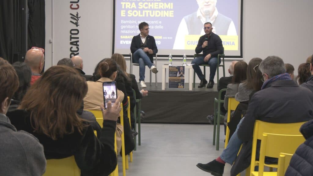 "Si cresce tra schermi e solitudine" il mondo giovanile è a rischio