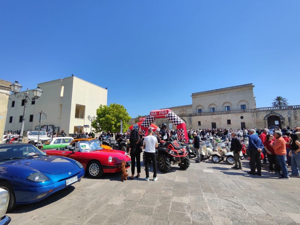 Il "Raduno dei mezzi a motore" conquista grandi e piccoli