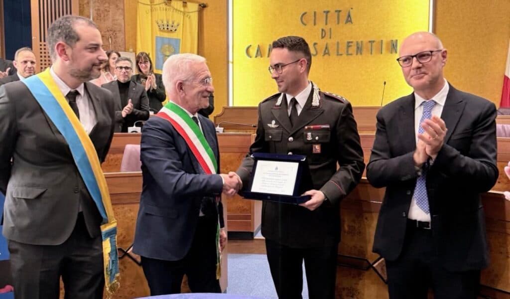 Campi Salentina, encomio alla Compagnia dei carabinieri per l'assalto al portavalori