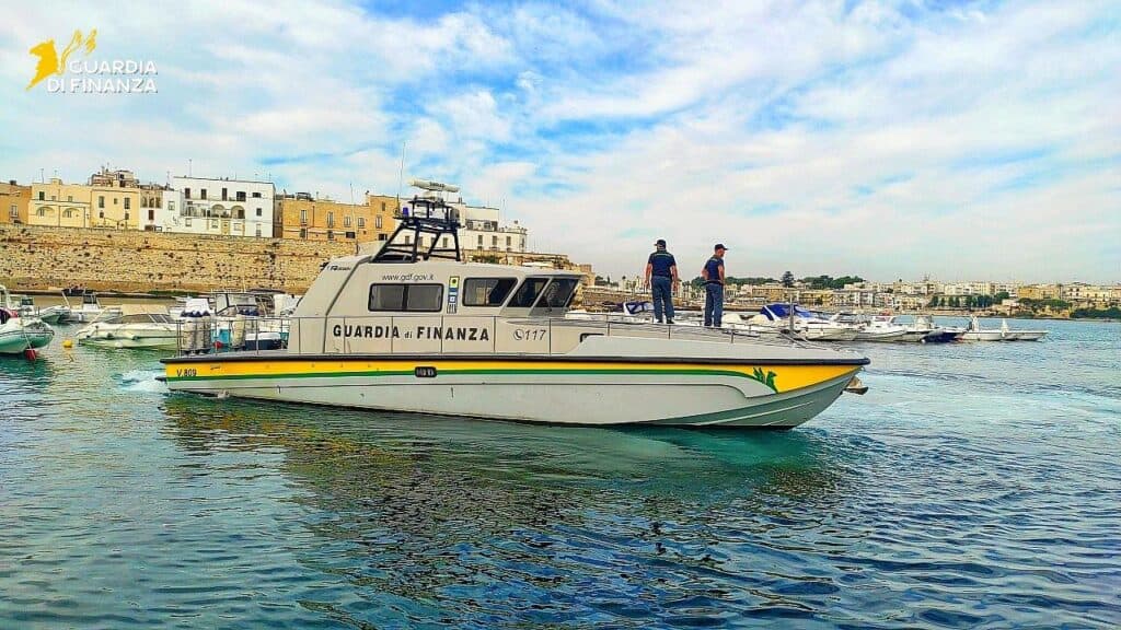 Otranto, irregolarità nelle graduatorie per i posti barca: scattano 53 denunce