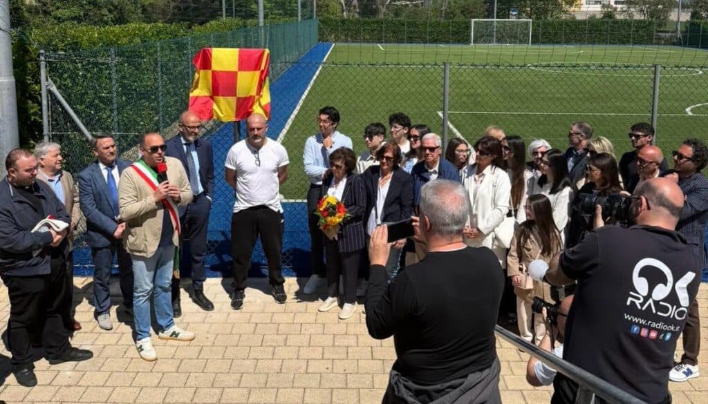 Galatone ricorda mister Nicola Tarantino: intitolato a lui il campetto di calcio del centro sportivo