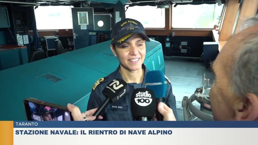 Taranto, Stazione navale: il rientro di nave Alpino