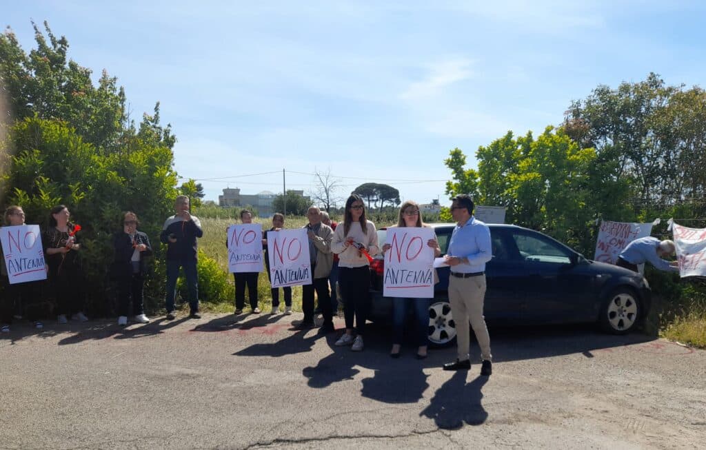 Aradeo, nuovo stop al cantiere per l’antenna 5G