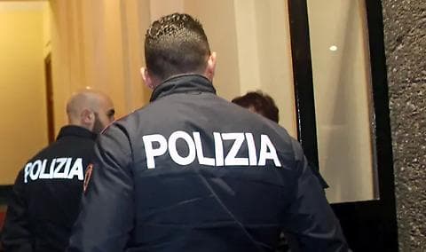Messaggi di incitamento alla lotta anarchica e manuali su armi: arrestato 24enne