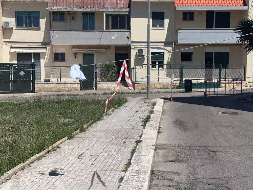 Cavo telefonico-trappola in via Adige, protestano i residenti