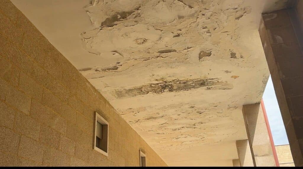 Piove in alcune cappelle del cimitero di Lecce: sos dei proprietari
