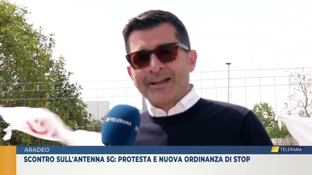Aradeo, scontro sull'antenna 5G: protesta e nuova ordinanza di stop