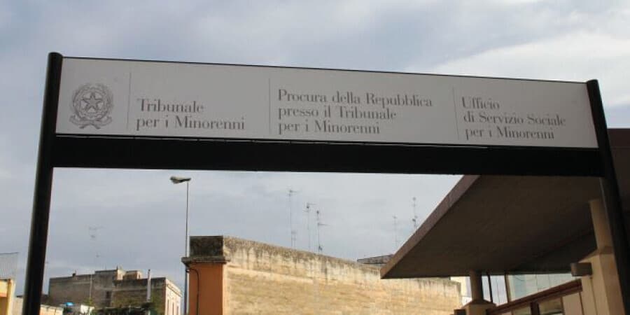Abusi con la promessa di guarigioni: ascolto protetto di due minori