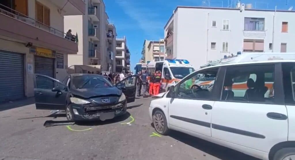 Travolto da un'auto in seguito ad un incidente stradale: 22enne in codice rosso