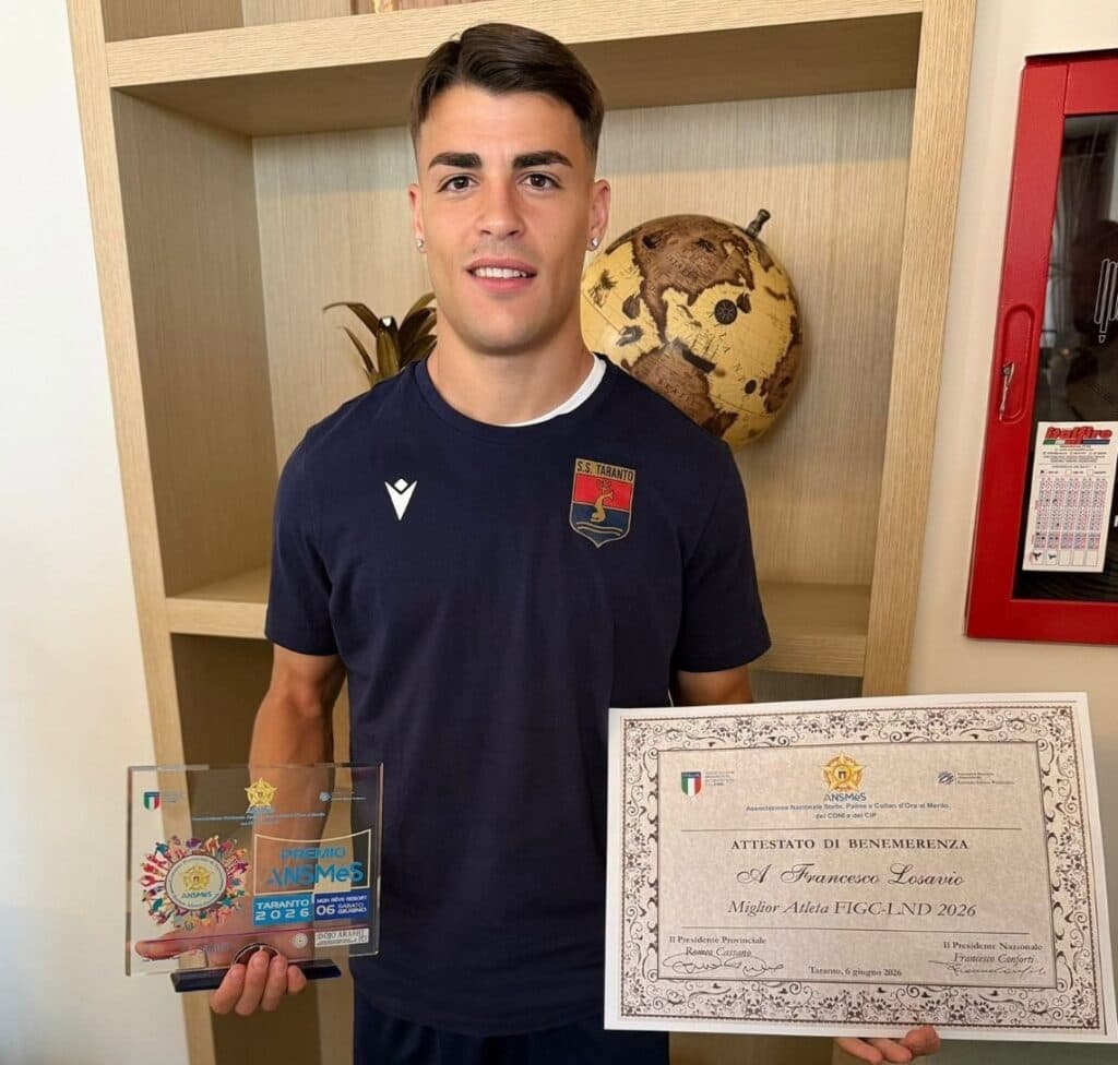 Taranto, premiato Losavio come miglior calciatore Figc-Lnd 2026