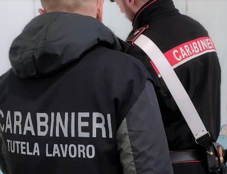 Caporalato, braccianti sfruttati: arrestato titolare di una cooperativa