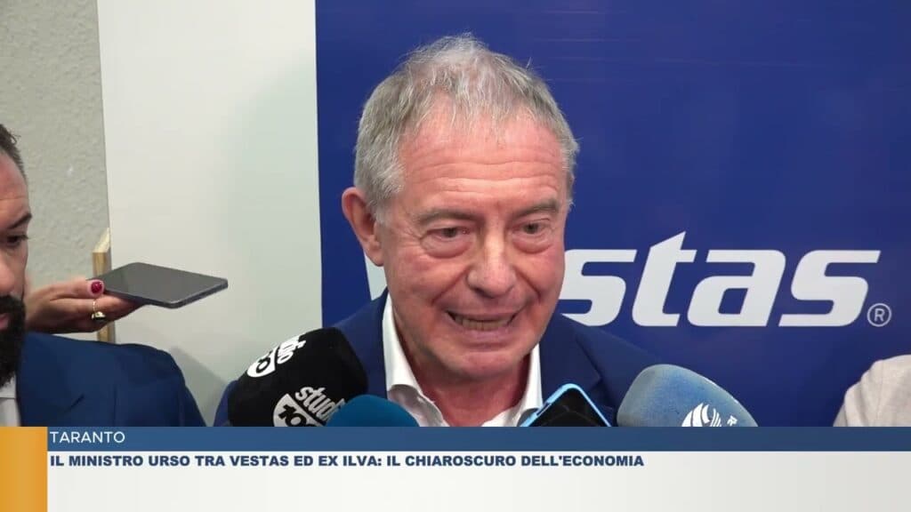 Il ministro Urso a Taranto: ok per Vestas, difficoltà per ex Ilva