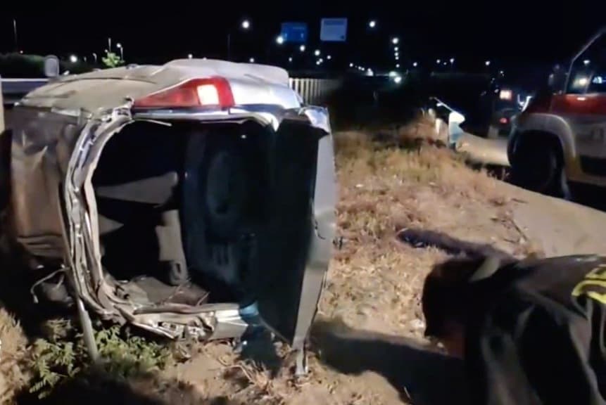 Fuggono al posto di blocco, tragedia nella notte: Andrea muore a 16 anni