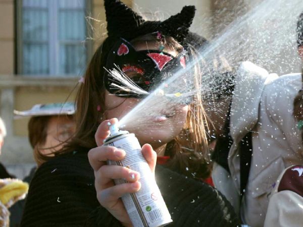 Carnevale: Recco vieta le bombolette spray - Il Secolo XIX