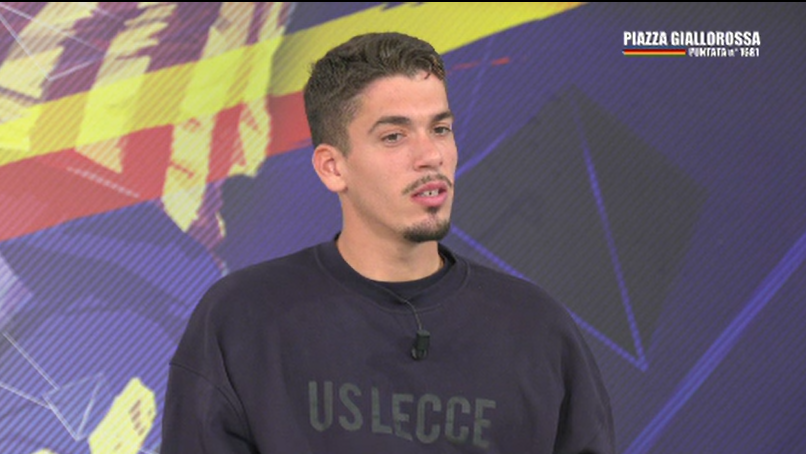 J. Gonzalez centrocampista del Lecce, OSPITE A PIAZZA GIALLOROSSA