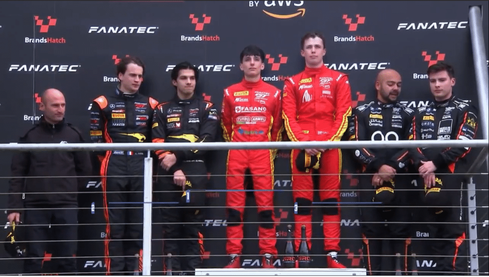 Sul prestigioso circuito di Brands Hatch in Inghilterra Eliseo Donno e Thomas Fleming, protagonisti indiscussi della scorsa stagione 2023 del Ferrari Challenge Trofeo Pirelli Europe, hanno partecipato al GT World Challenge conquistando, alla prima uscita, un doppio podio. La giovanissima coppia di AF Corse ha dimostrato subito di essere una delle più interessanti in Classe Silver all'esordio con la GT3 di Maranello.