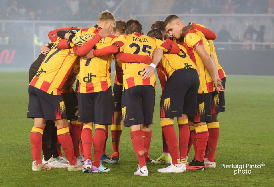 I calciatori del Lecce, in gruppo