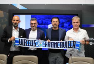 nella foto C. Ginestra allenatore, F. Montervino diesse, A. Magrì Presidente, T. Donatiello vice presidente della Virtus Francavilla