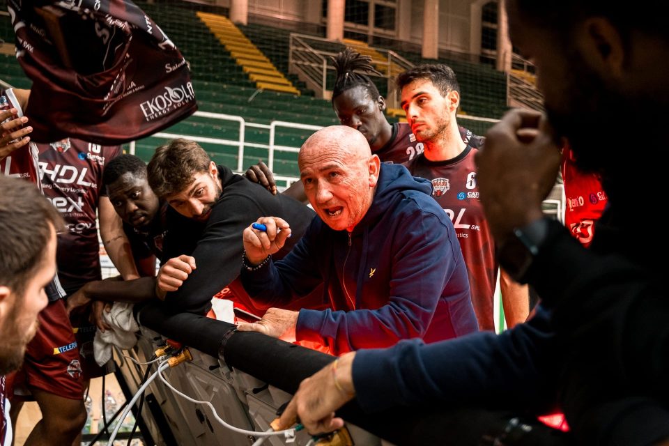 Nardò Basket, Dalmonte time out ad Avellino
