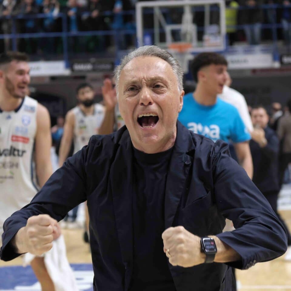 Il coach della Valtur Brindisi Piero Bucchi