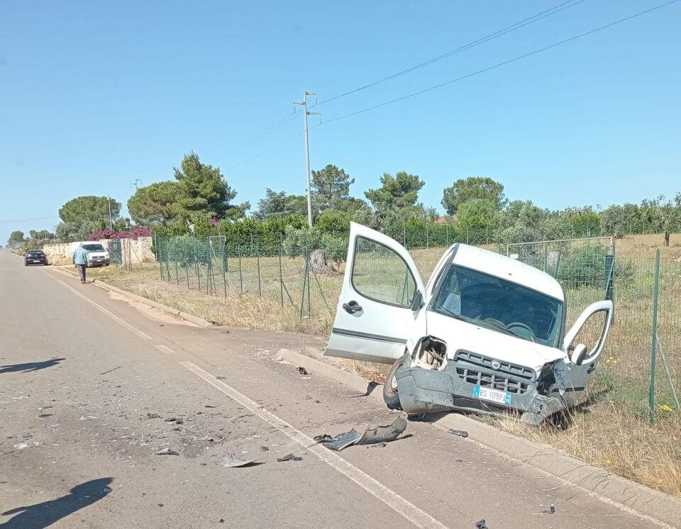 Incidente tra auto e furgone sulla SP114 grave 77enne