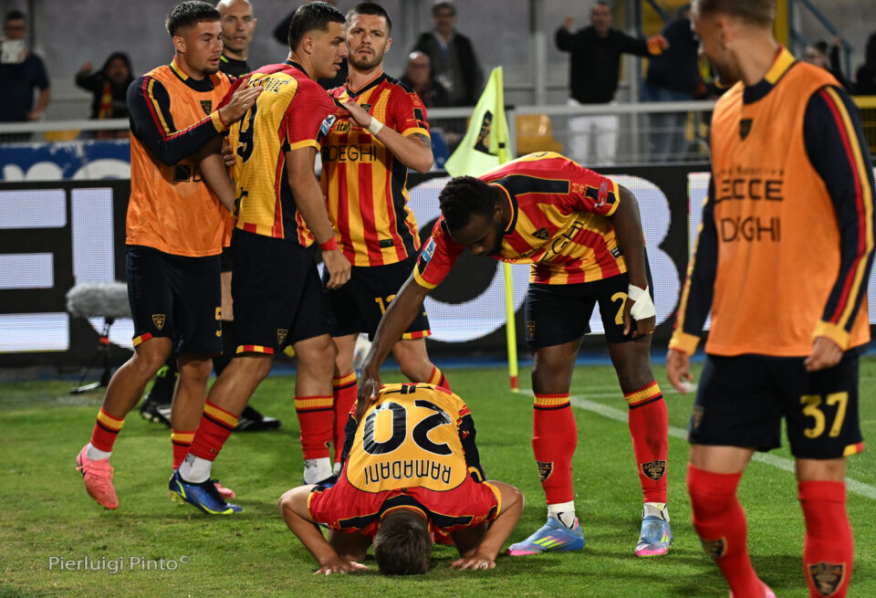 Lecce-Torino 1-0, l'esultanza di Ramadani dopo il gol (foto P.Pinto)