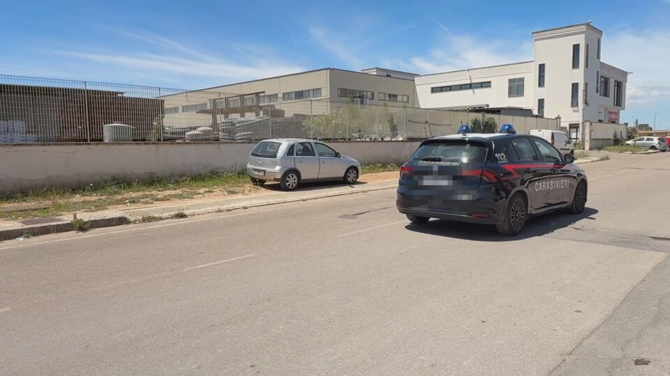 Surbo, cade dal camion durante lavori ferito operaio