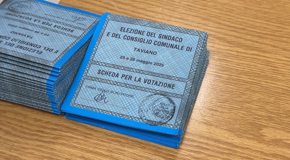 Taviano, presunta irregolarità in un seggio: intervengono i carabinieri