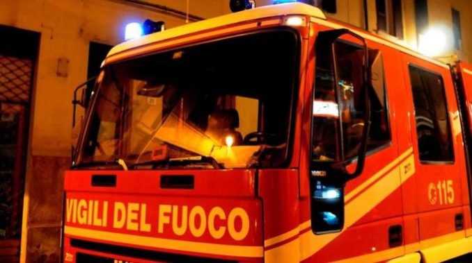 auto data alle fiamme ad alliste