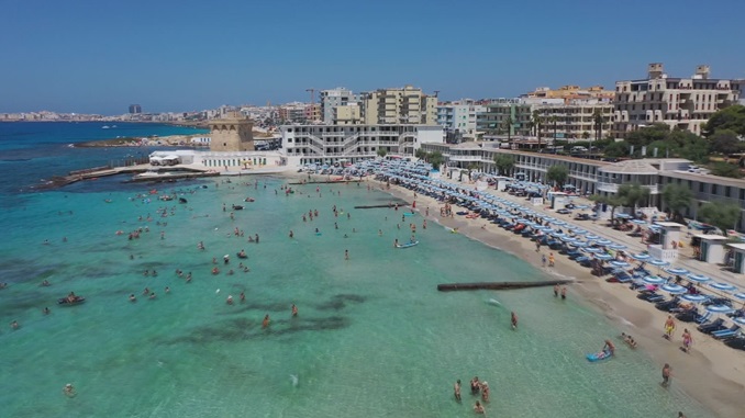 Turismo, luglio ok ma grazie agli stranieri