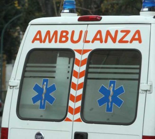 Incidente sul lavoro, l'ennesimo: operaio operato alla mano