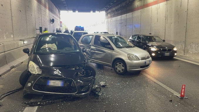 Incidente sulla tangenziale ovest: code e rallentamenti