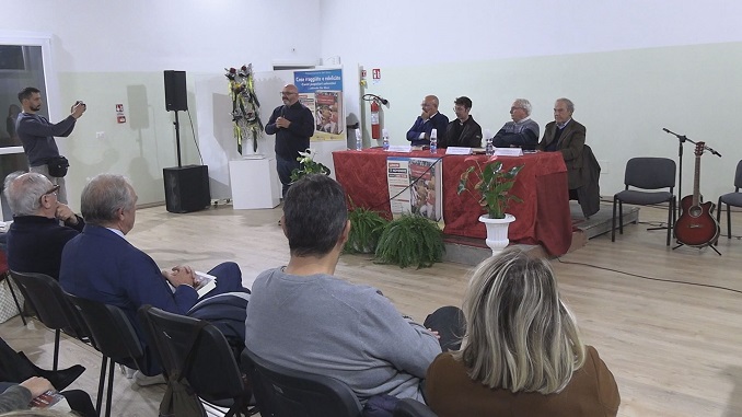 Cose rraggiate e ndelicate: l'ultimo libro di Alfredo De Masi